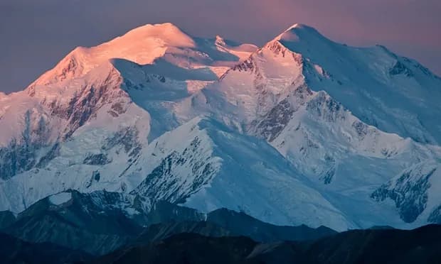 Szczyt denali - historia i wyzwania wspinaczkowe ameryki