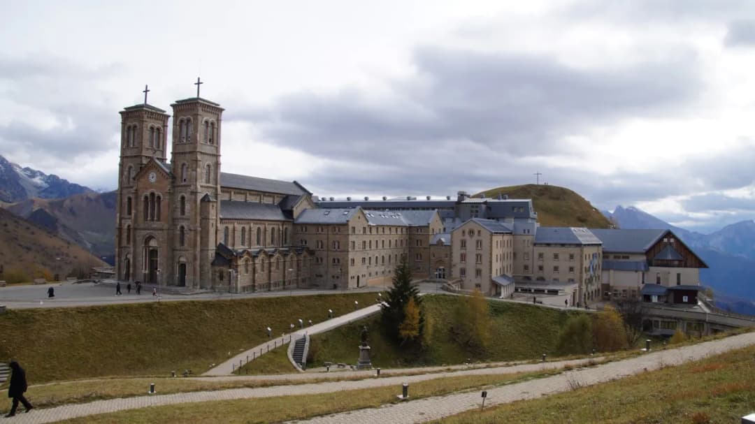 Objawienia w la salette - historia objawień w francuskim sanktuarium