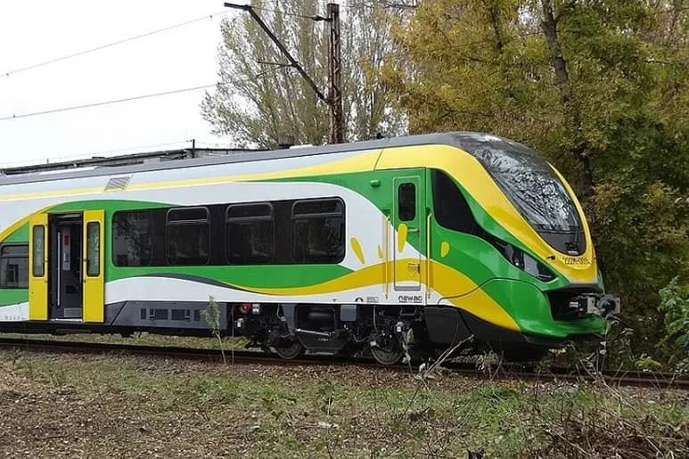 Koleje Mazowieckie: Jak sprawdzić opóźnienia pociągów? Porady