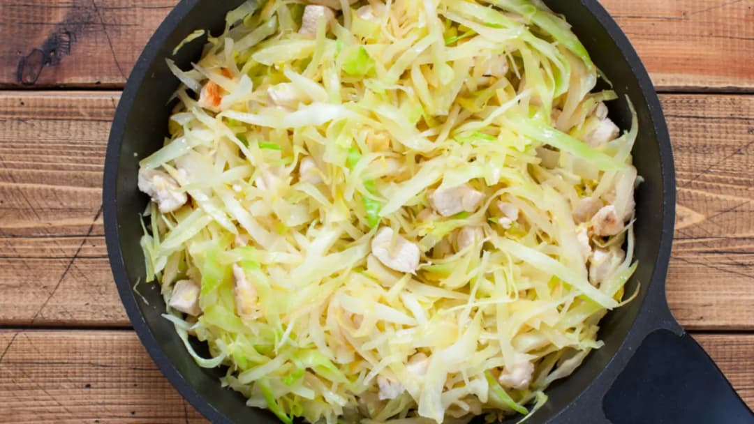 Skąd pochodzi bigos? Odkryj fascynującą historię tej potrawy