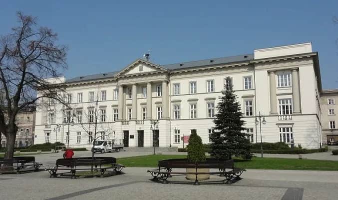 Urząd miejski w Radomiu: kontakt, godziny pracy i struktura organizacyjna